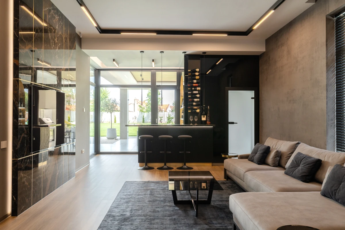 Lounge + office
