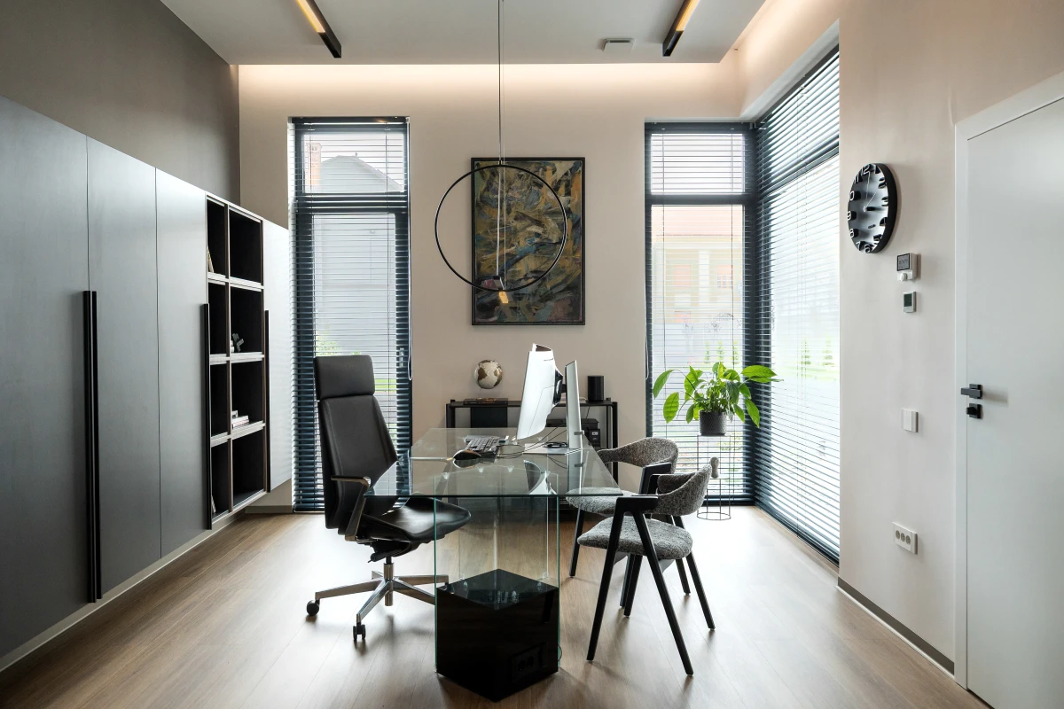 Lounge + office