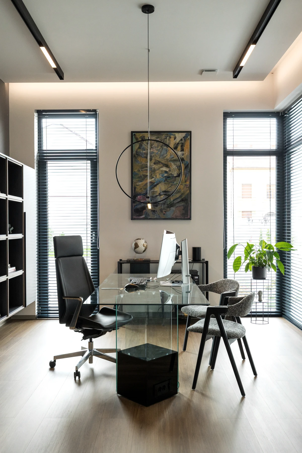 Lounge + office